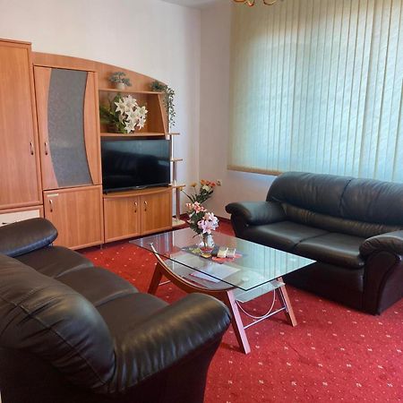 Hotel Tedi 阿塞诺夫格勒 外观 照片
